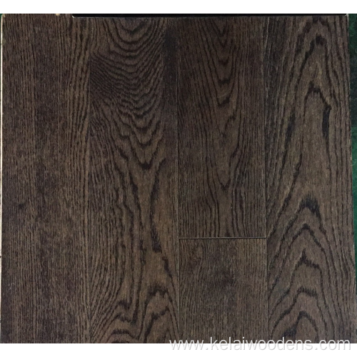 Oak wood engineered flooring